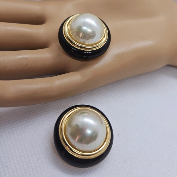 Christian Dior Clip On Earrings - Picture 10 of 11